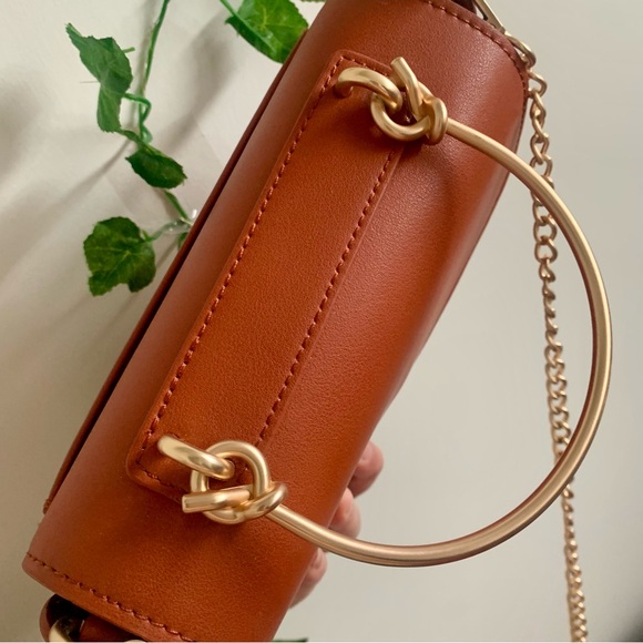 Melie Bianco faux leather crossbody - Picture 5 of 6
